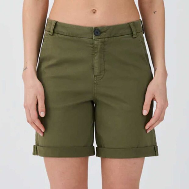 IVY COPENHAGEN - KARMEY CHINO SHORTS | ARMY