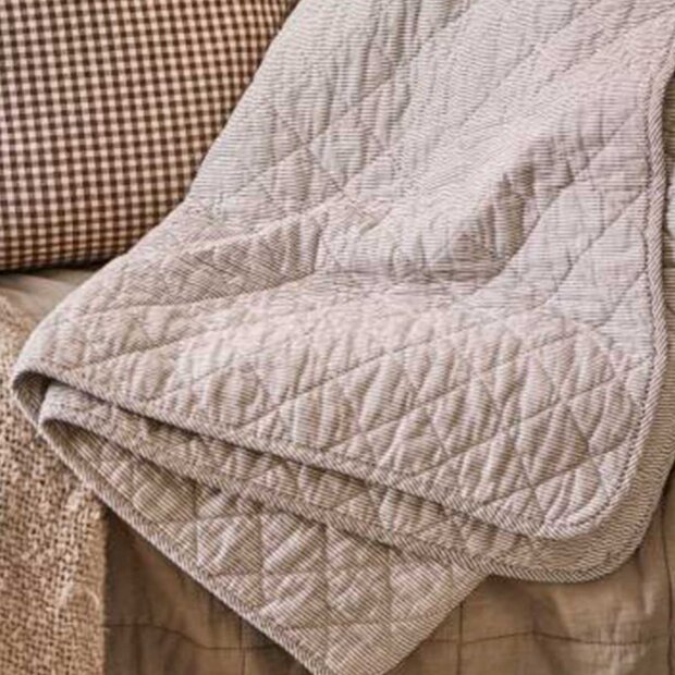 IB LAURSEN - QUILT 130X180 | HVID/MØRK GRÅ