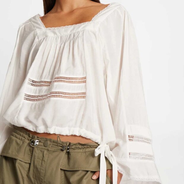 MUNTHE - UROSE | WHITE