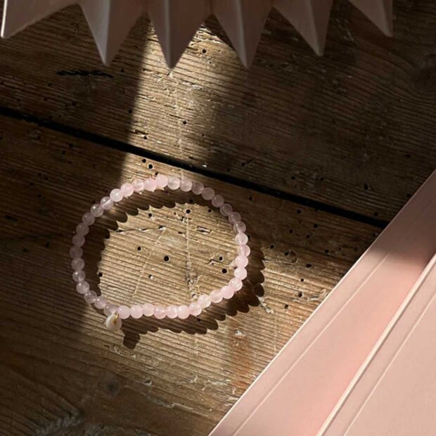 SOI - PETITE STRETCH ARMBÅND | ROSAKVARTS