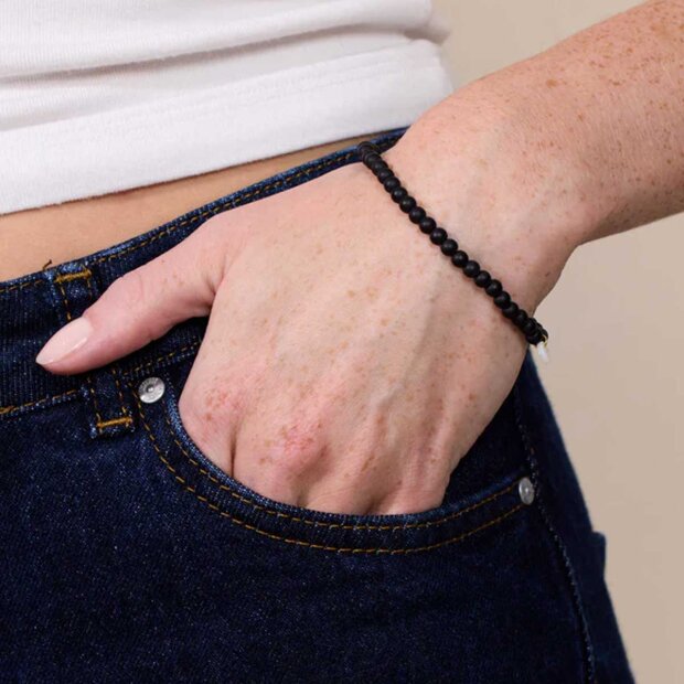 SOI - PETITE STRETCH ARMBÅND | BLACKSTONE