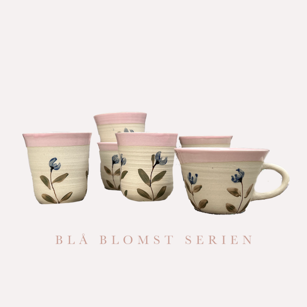 STINEMEI KERAMIK - KOP M/HANK - BLÅ BLOMST