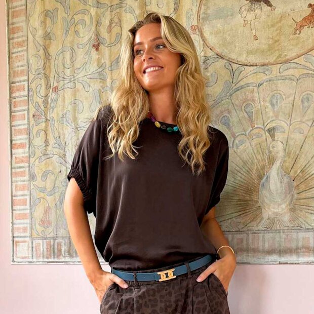 BLACK COLOUR - MABEL BLOUSE | COFFEE