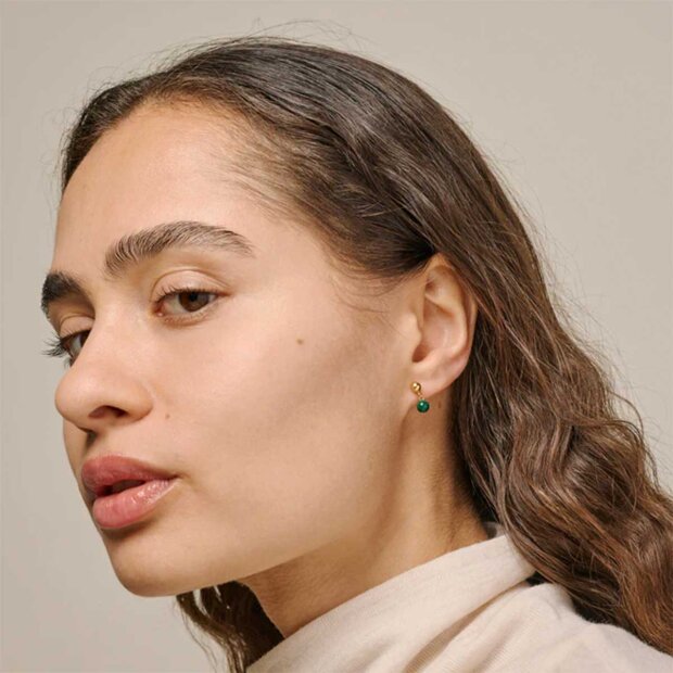 ENAMEL COPENHAGEN - MINA STUDS FORGYLDT | PETROL GREEN
