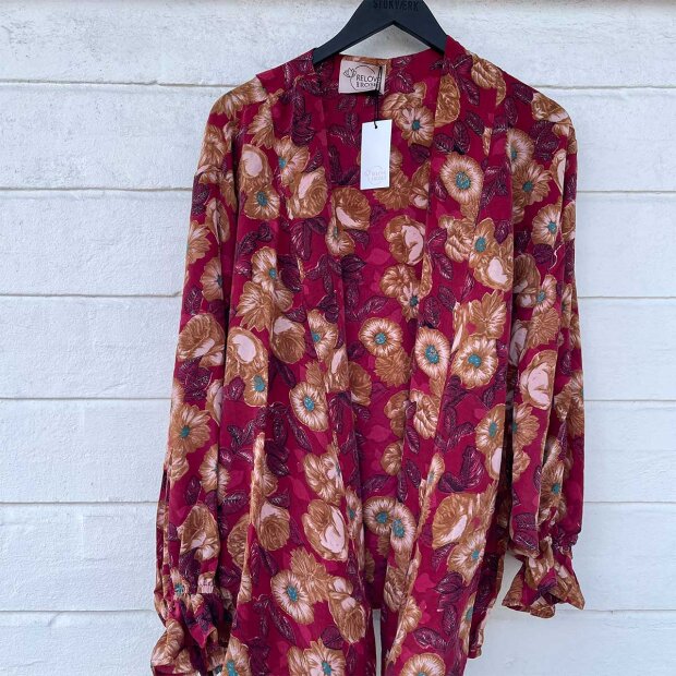 RELOVE AND ROSES - LOLA SHIRT | DARK RED