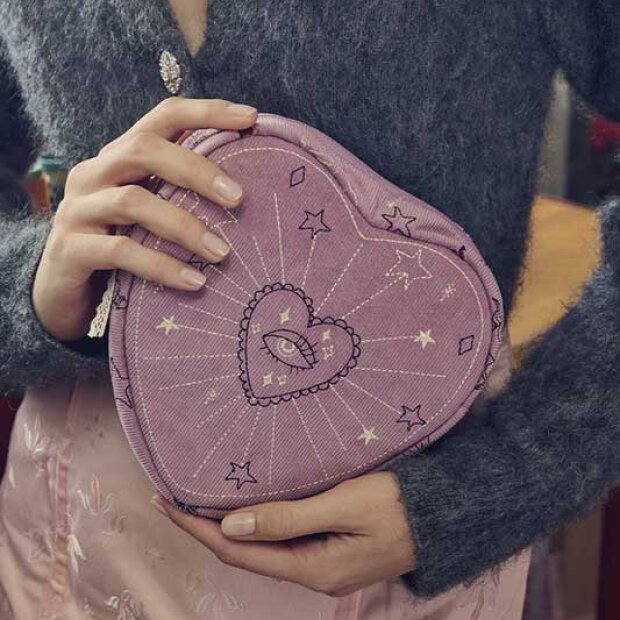 MAANESTEN - HEART MAKEUP BAG | PURPLE MAGIC HEART