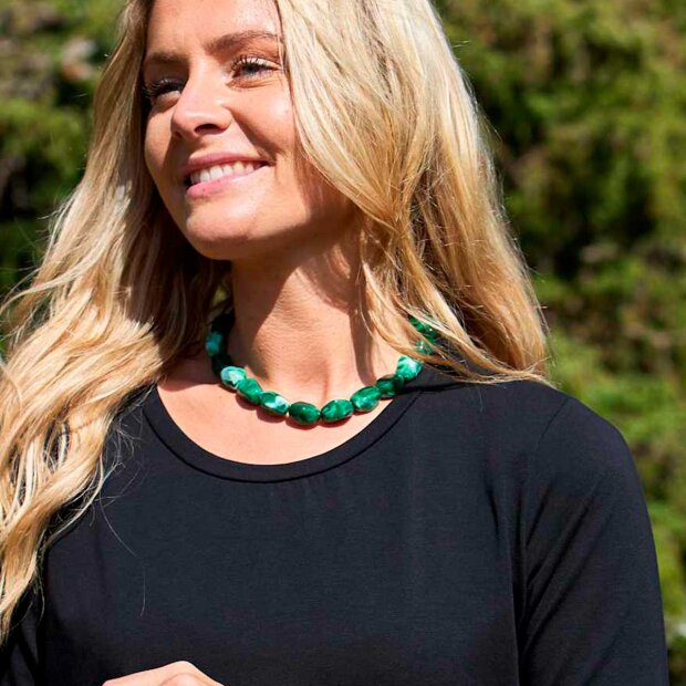 BLACK COLOUR - LYON NECKLACE | GREEN