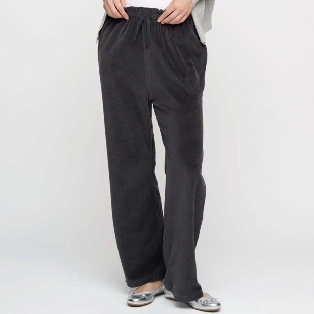 MOSHI MOSHI MIND - SONJA VELVET PANTS | DARK GREY