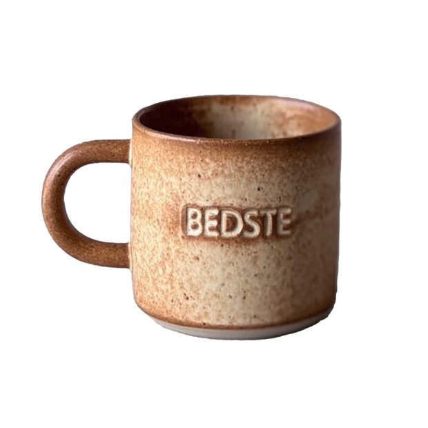 JULIE DAMHUS STUDIO - ODA KOP M/NAVN I STENTØJ 8X8CM | BEDSTE/BRUN