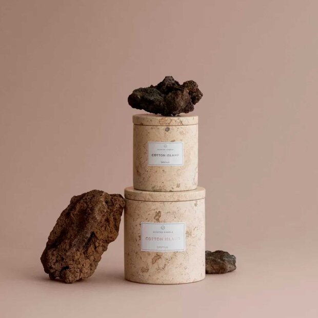 BLOMUS - DUFTLYS I TRAVERTINSKJULER | COTTON ISLAND