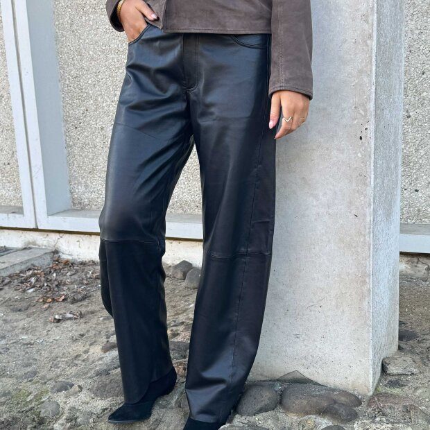 DEPECHE - BOEL BARELL PANTS | BLACK