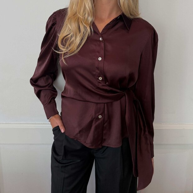 CONTINUE COPENHAGEN - ROSEANNE SOLID BLOUSE | BORDAUX