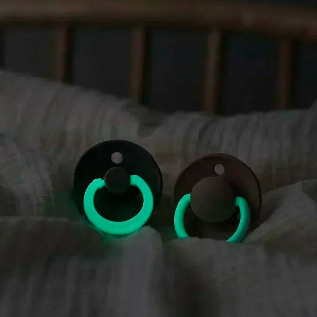 BIBS - 2-PACK GLOW - RUND - STR. 1 | VANILLA/DARK OAK