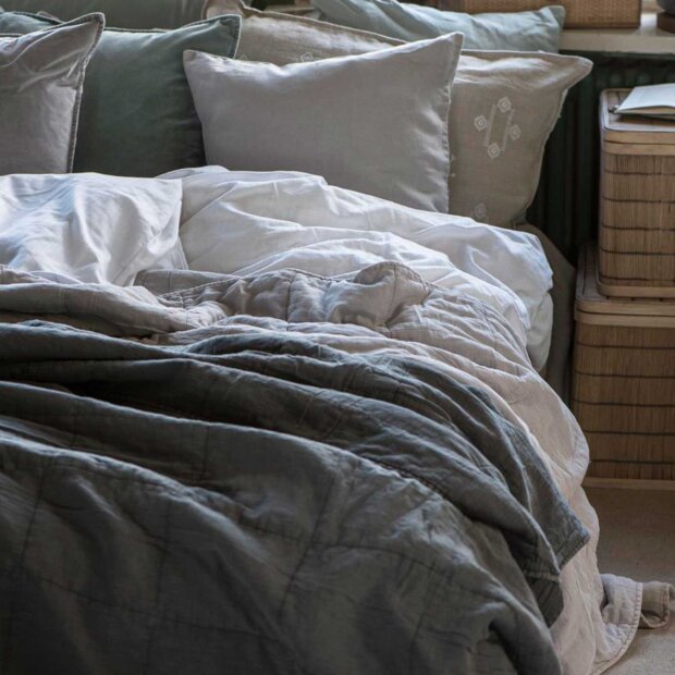 IB LAURSEN - VINTAGE QUILT SENGETÆPPE | THUNDER GREY