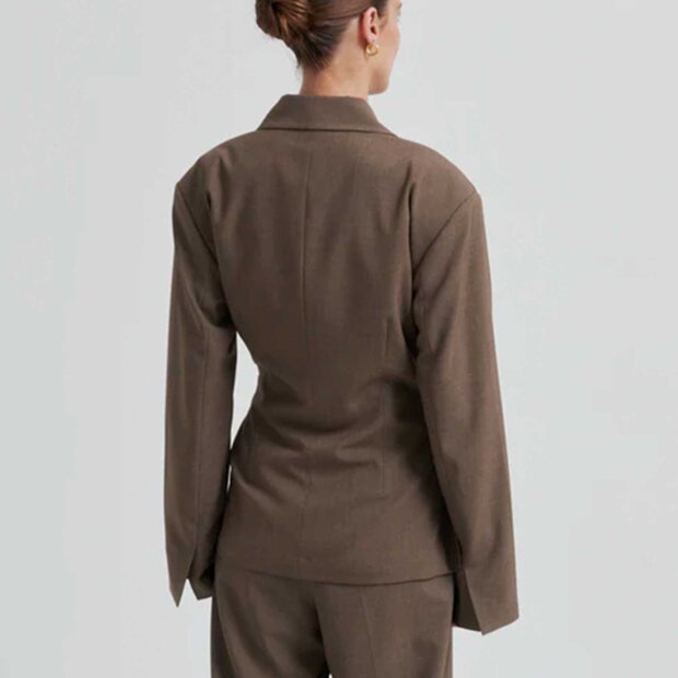 SECOND FEMALE - DAKOTA WRAP BLAZER | MID BROWN MELANGE