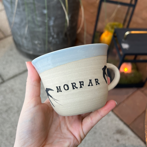 STINEMEI KERAMIK - PERSONLIG KOP M/HANK | MORFAR/BLÅ/SVALE