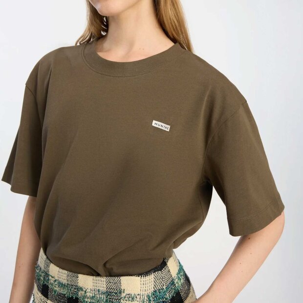 MUNTHE - BELLAMY T-SHIRT | BROWN