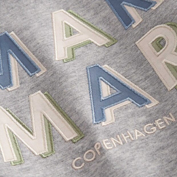 MARMAR COPENHAGEN - THEOS B SWEATSHIRT | BLUE LOGO