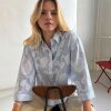 CONTINUE COPENHAGEN - MILI EMBRODERY BLOUSE | BLUE STRIPE