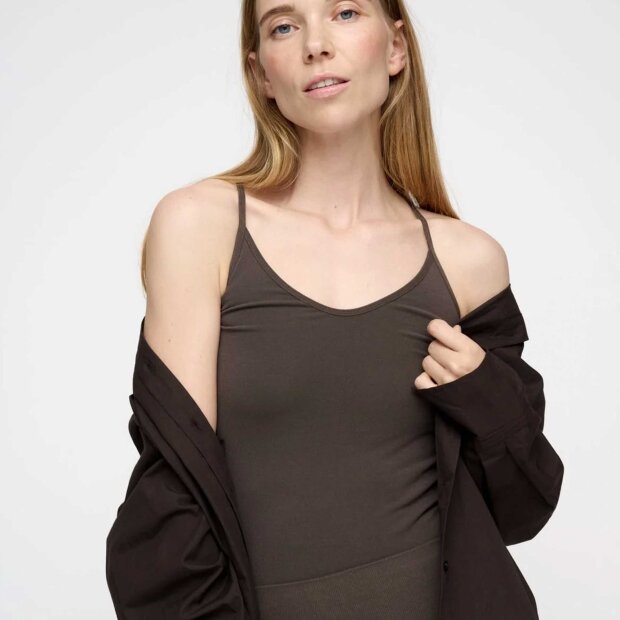 MOSHI MOSHI MIND - STRETCH TOP | STONE BROWN