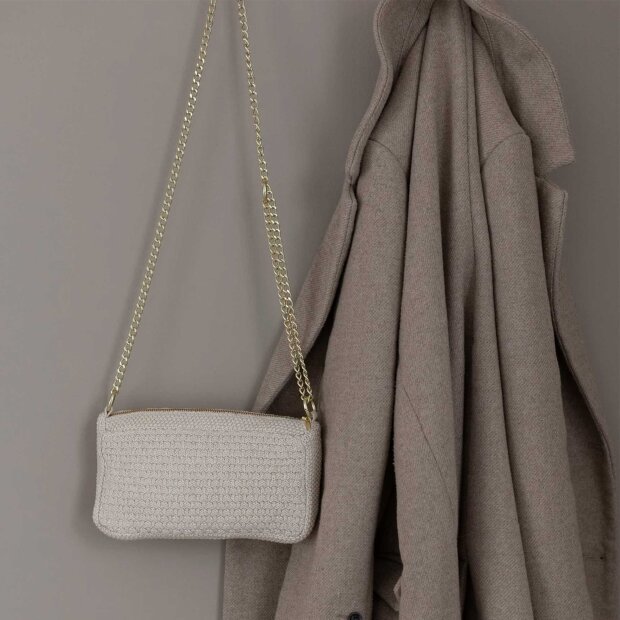 BY LOHN - KNITTED CLUTCH CROSSBODY CHAIN | BEIGE MELANGE