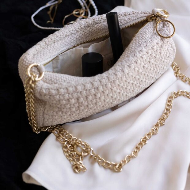 BY LOHN - KNITTED CLUTCH CROSSBODY CHAIN | BEIGE MELANGE