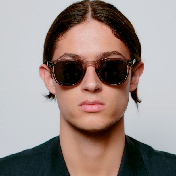 A. KJÆRBEDE - BATE SOLBRILLER | GREY TRANSPARENT