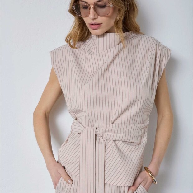 CO COUTURE - SALVIE PLEAT TOP | BONE