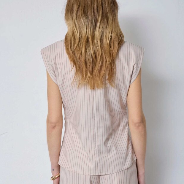 CO COUTURE - SALVIE PLEAT TOP | BONE