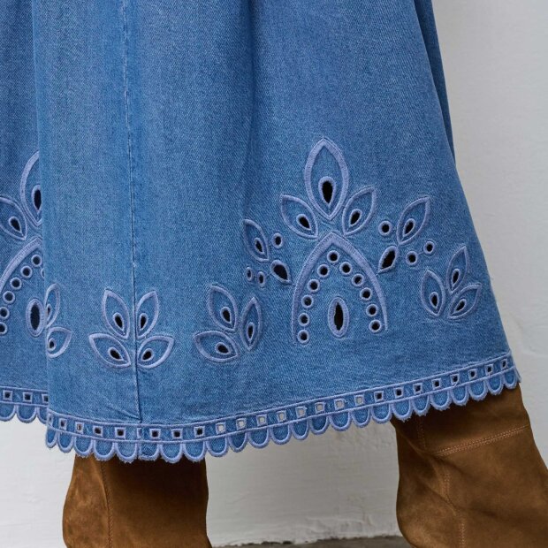 CO COUTURE - TILLY PLEAT EMB SKIRT | DENIM BLUE