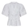 CO COUTURE - POPPY EMB SS V-SHIRT | WHITE