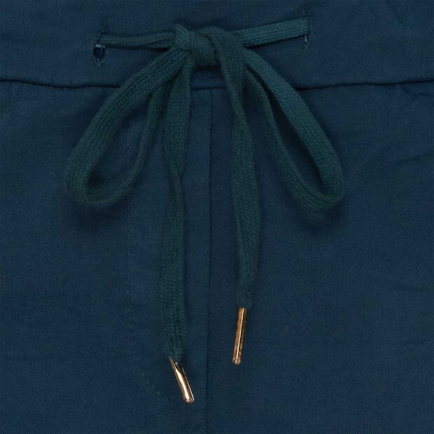 MARTA DU CHATEAU - KALIE BUKSER | PETROLIO