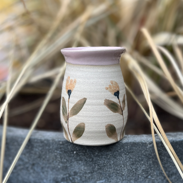 STINEMEI KERAMIK - LILLE VASE | ROSA / MILD BLOMST