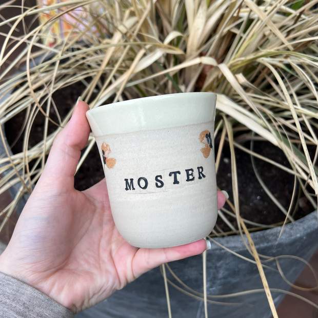 STINEMEI KERAMIK - PERSONLIG KOP | MOSTER/GUL/VALMUE