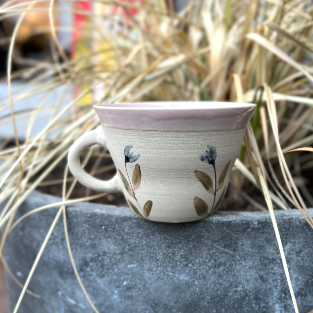 STINEMEI KERAMIK - KOP M/HANK - ROSA/BLÅ BLOMST