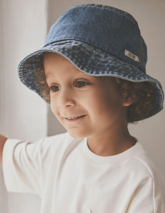 HUTTELIHUT HUTTELIHUT