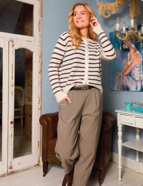 BLACK COLOUR BLACK COLOUR