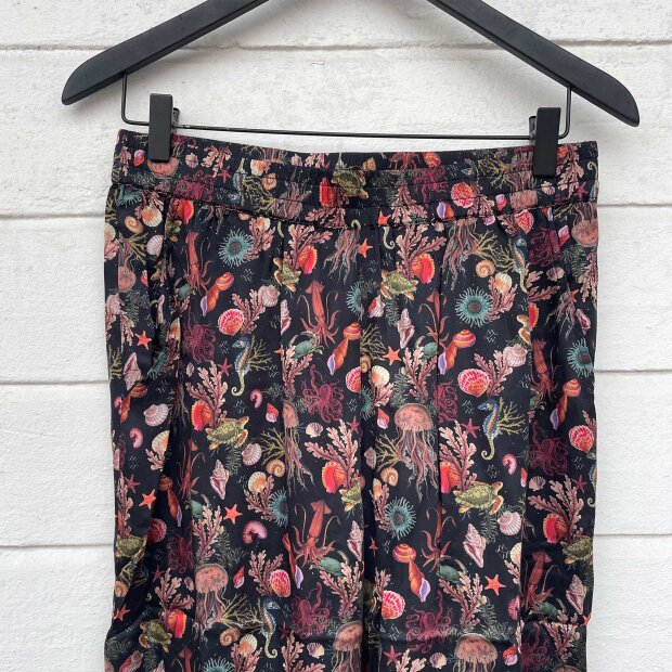 MICHALA WIESNECK - KIKA BUKSER