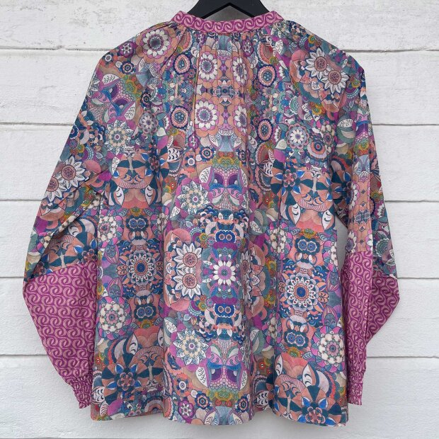 MICHALA WIESNECK - KANINA SKJORTE