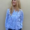 CONTINUE COPENHAGEN - IRIS EMB SKJORTE | BLUE STRIPE