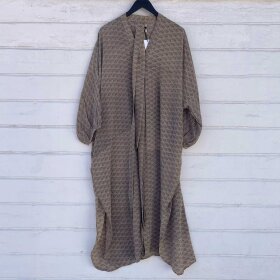 RELOVE AND ROSES - NELLY KJOLE | BEIGE