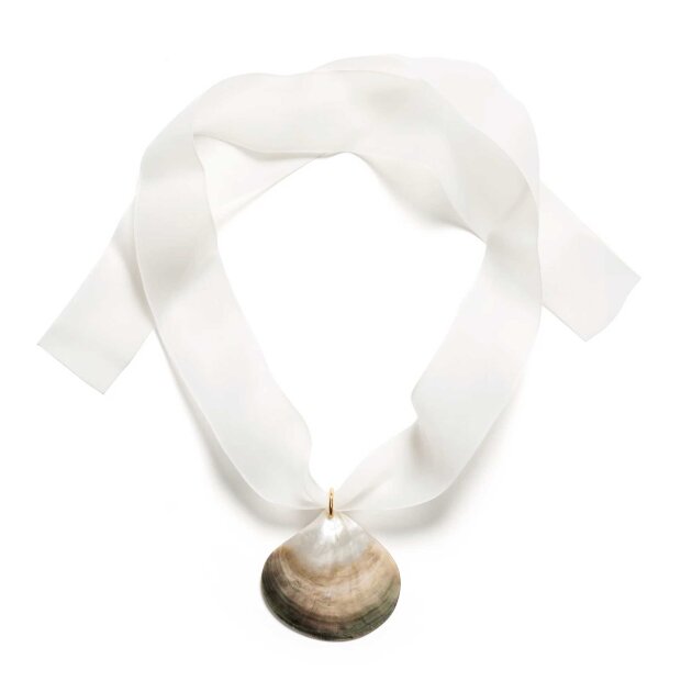 ANNI LU - GOLDEN SHELL NECKLACE | ECRU