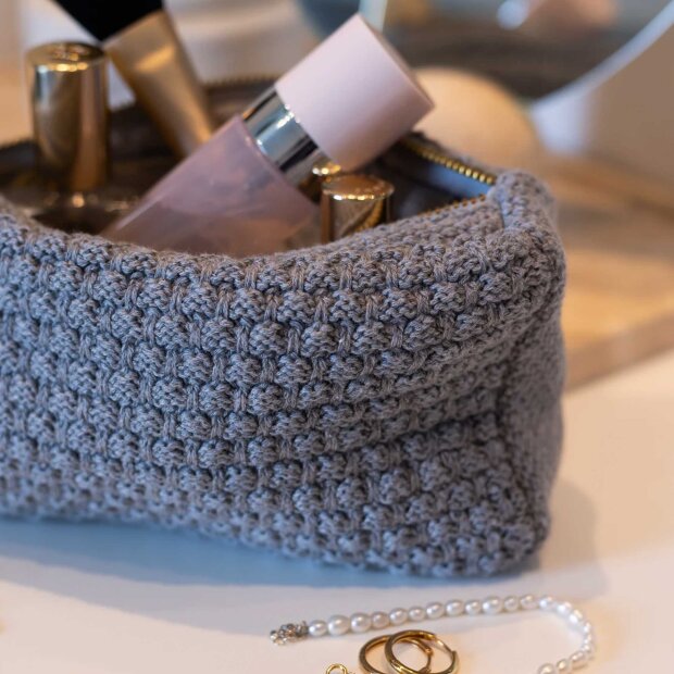 BY LOHN - STRIKKET CLUTCH | MED GREY MELANGE