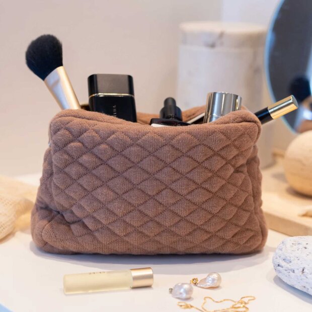 BY LOHN - QUILTED COSMETIC BAG | BROWN SUGAR