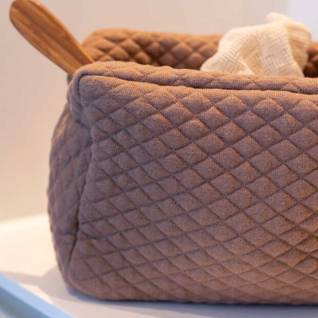 BY LOHN - QUILTED TOILET BAG | BROWN SUGAR