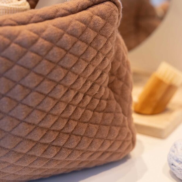 BY LOHN - QUILTED TOILET BAG | BROWN SUGAR