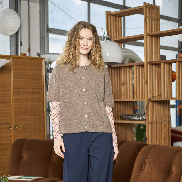 BLACK COLOUR - DELL SS CARDIGAN | TAUPE