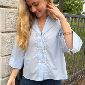 CONTINUE COPENHAGEN - AUGUSTA BLUSE | LIGHT BLUE