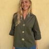 CONTINUE COPENHAGEN - AUGUSTA BIG GOLD BUTTONS BLUSE | ARMY CONTINUE COPENHAGEN - AUGUSTA BIG GOLD BUTTONS BLUSE | ARMY
