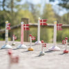 SPEEDTSBERG - KERAMIKFLAG 19 CM | LYSEBLÅ FOD